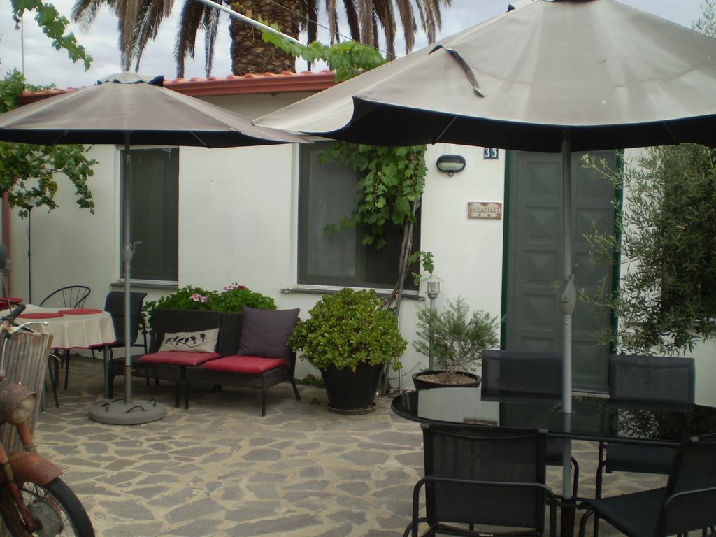 לינה וארוחת בוקר Marrùbiu Il Giardino Di Emilio חדר תמונה